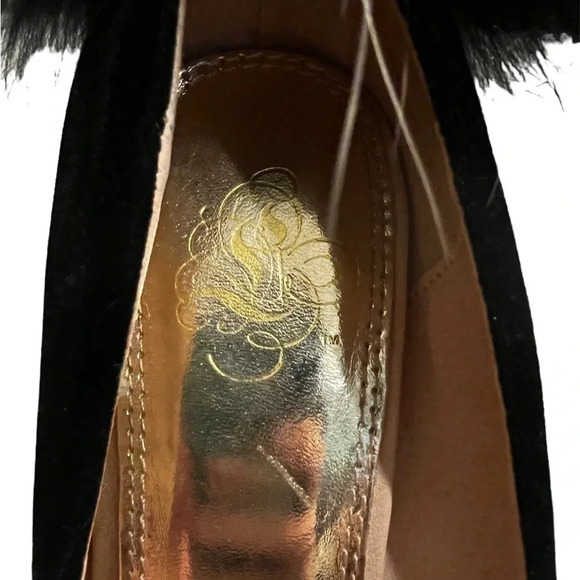 Black Stilleto heels size 6 with huge Pom Pom on the back of each heel - Picture 4 of 6